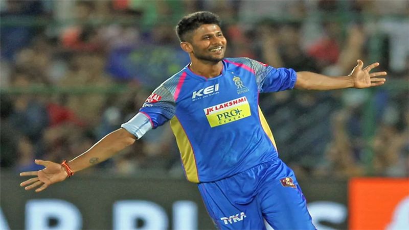 ఇంగ్లాండ్తో టెస్టు సిరీస్ ఆడుతున్న టీమిండియా... చెన్నైలో రెండు టెస్టులు ముగించుకుని, మిగిలిన రెండు టెస్టుల కోసం అహ్మదాబాద్ చేరుకున్న విషయం తెలిసిందే...