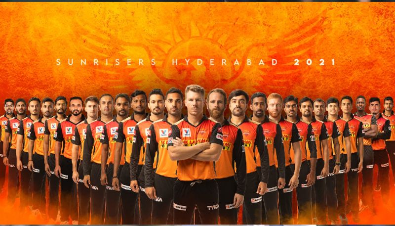 పాయింట్ల పట్టికలో టాప్ 4లో నిలిచిన జట్లకి మే 25, 26, 28 తేదీల్లో క్వాలిఫైయర్ 1, ఎలిమినేటర్, క్వాలిఫైయర్ 2 మ్యాచులు, మే 30 ఫైనల్ మ్యాచ్ అహ్మదాబాద్లోని మొతేరా స్టేడియంలో జరుగుతాయి.