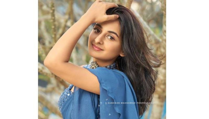 ചിത്രങ്ങള് എസ്തര് തന്നെയാണ് തന്റെ ഇന്സ്റ്റഗ്രാമിലൂടെ പങ്കുവച്ചത്.