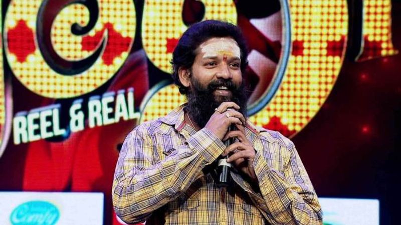 <p>எனர்ஜிடிக் பார்சன் விருது – பாபா பாஸ்கர்</p>