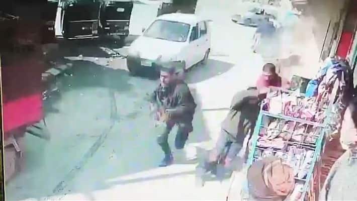 Kashmir Terrorists open fire on police at Srinagar, two cops martyred-dnm Kashmir Terrorists open fire on police at Srinagar, two cops martyred-dnm