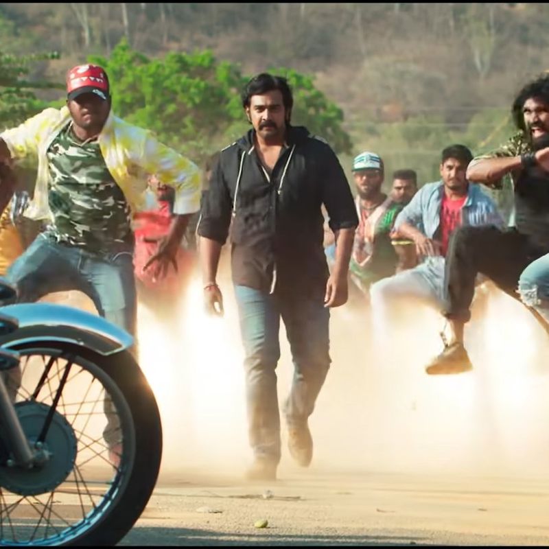 <p>லாக் டவுன் பிரச்சனைக்கு முன்னதாகவே இந்த படத்தின் படப்பிடிப்பு முழுவதும் முடிந்த நிலையில் போஸ்ட் படத்தின் பணிகள் மட்டும் தாமதமாகி வந்தது. இதைத்தொடர்ந்து சிரஞ்சீவி சர்ஜாவிற்கு யார் டப்பிங் செய்வார் என்பது மிகப்பெரிய கேள்வி ஆக இருந்த நிலையில், இதனை தான் செய்து தருவதாக ஒப்புக்கொண்டார் சிரஞ்சீவி சர்ஜாவின் சகோதரர் துருவா சர்ஜா.</p>
