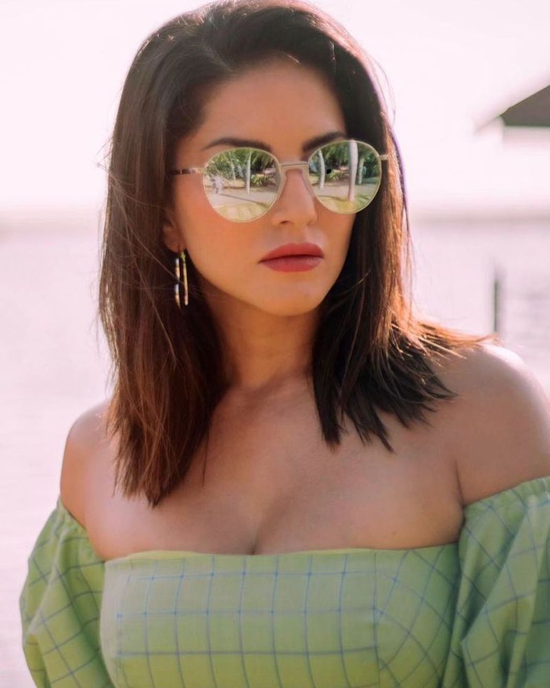 వైరల్ అవుతున్న సన్నీలియోన్ లేటెస్ట్ సెక్సీ ఫోటోస్.