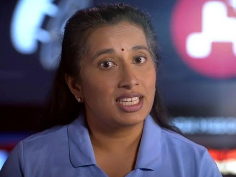 भारतीय समय के अनुसार रात 2 बजकर 25 मिनट पर इस मार्स रोवर ने लाल ग्रह की सतह पर सफलतापूर्वक लैंड किया। इसकी लैंडिंग के साथ ही नासा के वैज्ञानिकों व कर्मचारियों के बीच खुशी की लहर दौड़ गई। सांसें रोक देने वाला पल तब आया जब नासा (NASA) का पर्सीवरेंस रोवर (Perseverance Rover) मार्स की सतह पर उतरने वाला था। आखिरी सात मिनट में रफ्तार 0 पर लानी थी, फिर सेफ लैंडिंग जरूरी थी और डॉक्टर स्वाति मोहन ने इसे मुमकिन कर दिया।