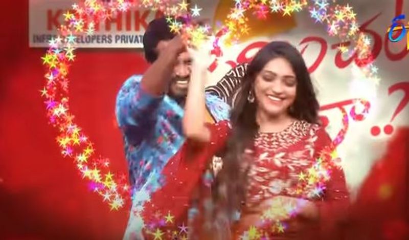 గత వారంలో వాలెంటైన్స్ డే సందర్భంగా ప్రసారమైన ఈ ఎపిసోడ్లోని ఈ క్లిప్ ఇప్పుడు సోషల్ మీడియాలో, యూట్యూబ్లో వైరల్ అవుతుంది. హైపర్ ఆది లవర్ ఎవరో తెలిసిపోయిందంటూ కామెంట్లు చేస్తున్నా నెటిజన్లు.