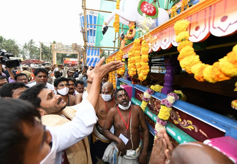 అంతర్వేది ఆలయంలో సీఎం జగన్... నూతన రథం ప్రారంబోత్సవం
