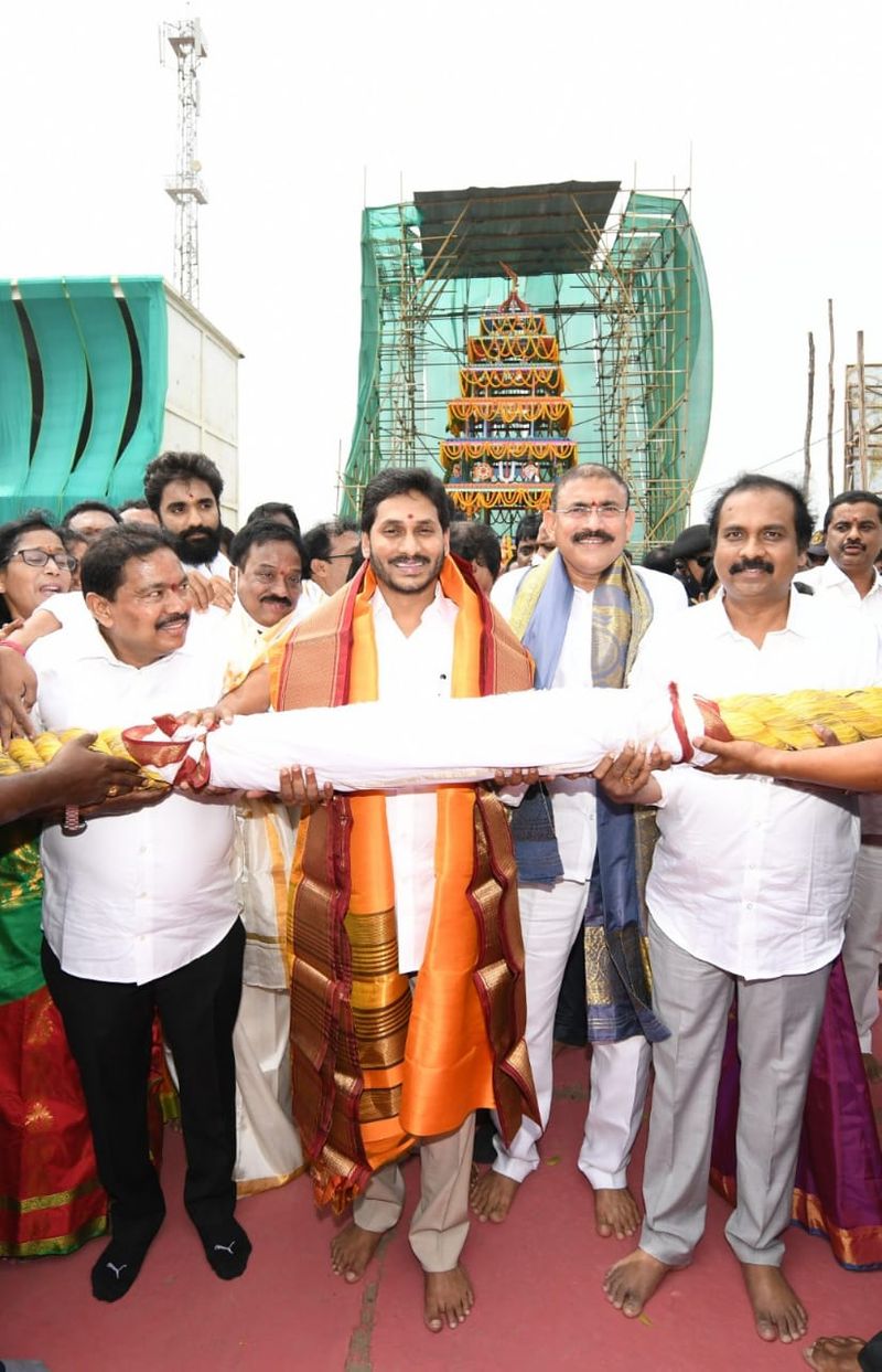 అంతర్వేది ఆలయంలో సీఎం జగన్... నూతన రథం ప్రారంబోత్సవం
