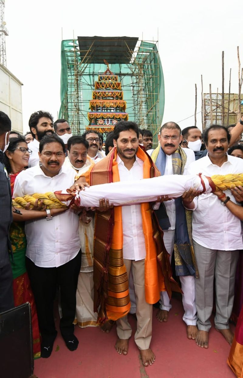 అంతర్వేది ఆలయంలో సీఎం జగన్... నూతన రథం ప్రారంబోత్సవం