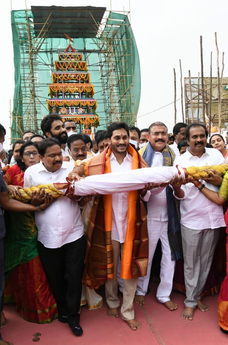 అంతర్వేది ఆలయంలో సీఎం జగన్... నూతన రథం ప్రారంబోత్సవం