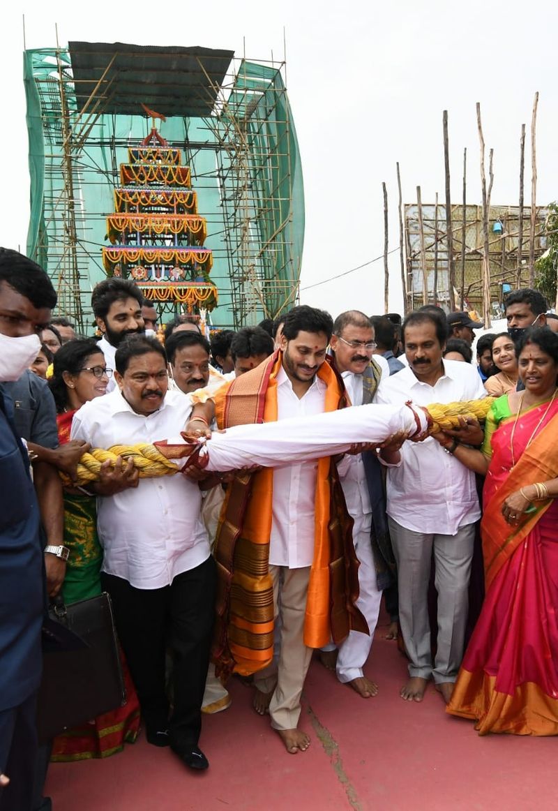 అంతర్వేది ఆలయంలో సీఎం జగన్... నూతన రథం ప్రారంబోత్సవం