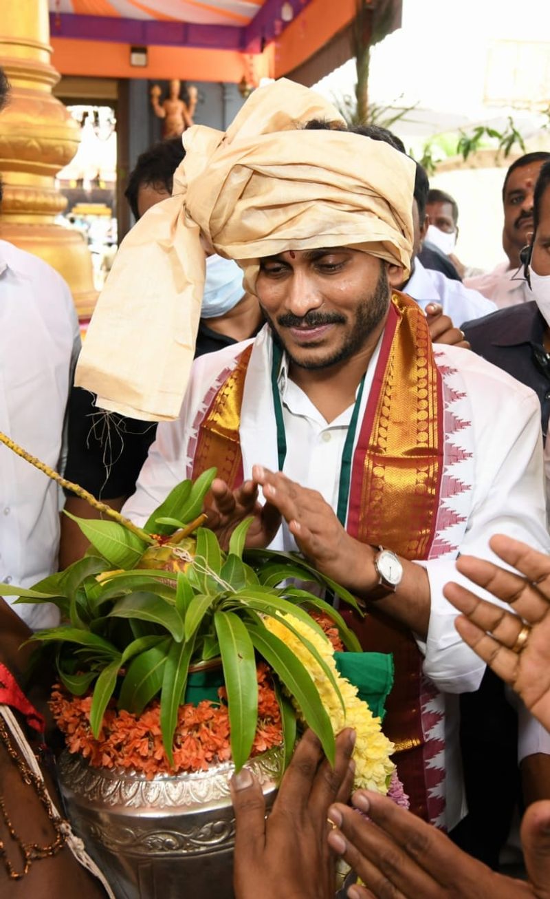 అంతర్వేది ఆలయంలో సీఎం జగన్... నూతన రథం ప్రారంబోత్సవం