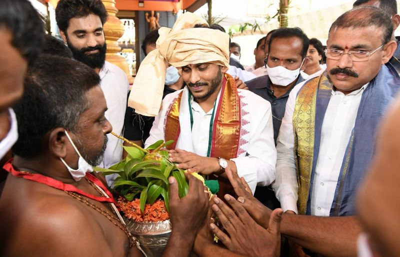 అంతర్వేది ఆలయంలో సీఎం జగన్... నూతన రథం ప్రారంబోత్సవం