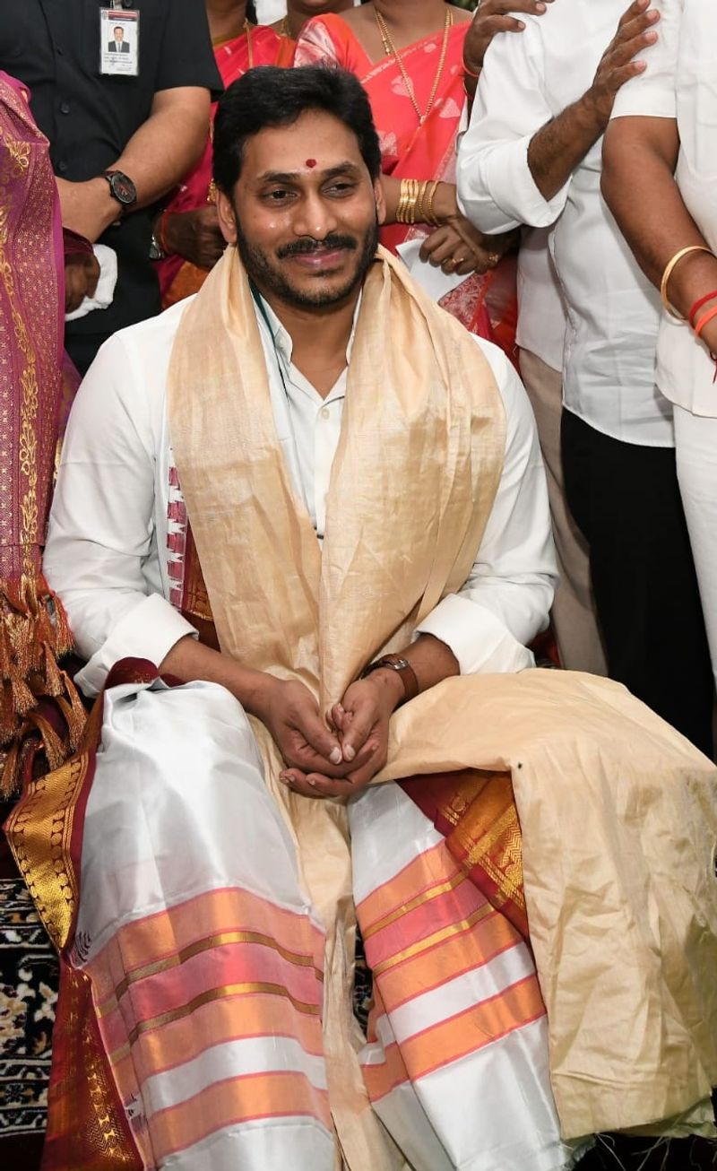 అంతర్వేది ఆలయంలో సీఎం జగన్... నూతన రథం ప్రారంబోత్సవం