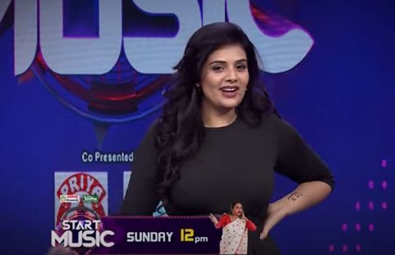 స్టార్మాలో ఆదివారం ప్రసారమయ్యే `స్టార్ట్ మ్యూజిక్` షోలో విష్ణుప్రియతో కలిసి పాల్గొని సందడి చేసింది. సుమ హోస్ట్ గా ప్రసారమయ్యే షో ఇది. వాహ్ షో తరహాలో ఆద్యంతం ఫన్, ఎంటర్టైనర్గా సాగింది.