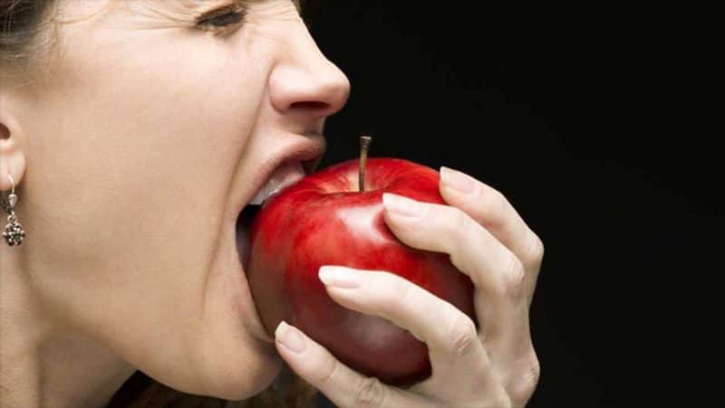 how to eat apple with peel or without peel in tamil mks
