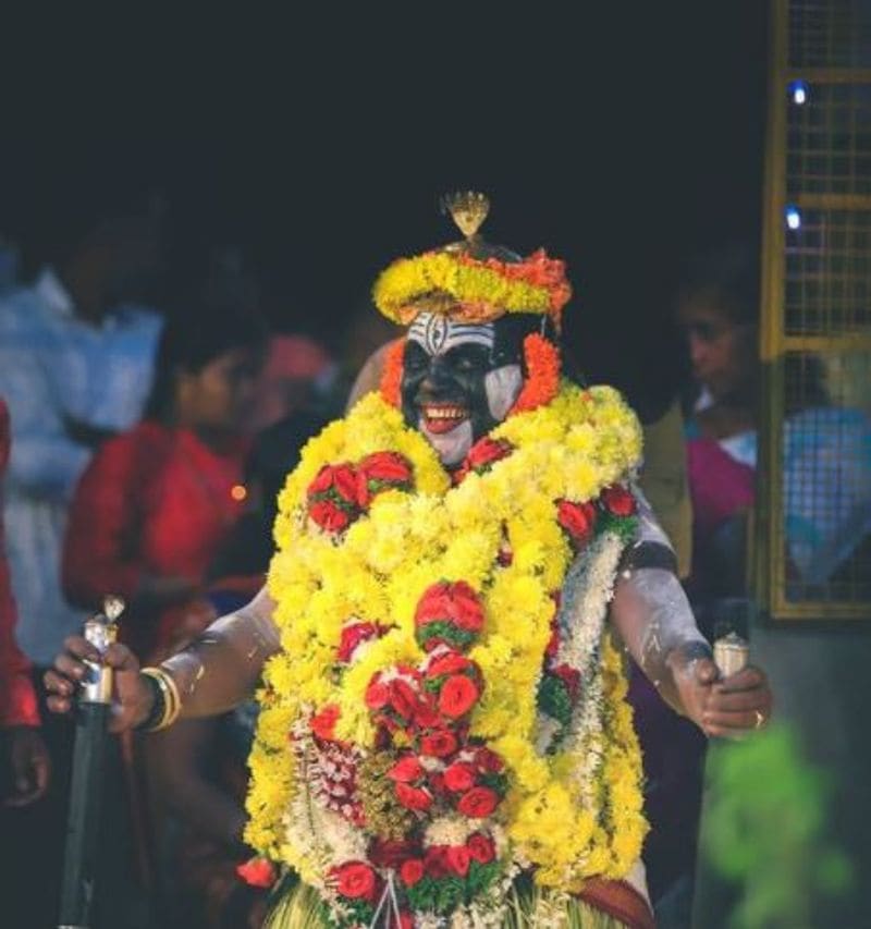 ಕೊರಗಜ್ಜನ ನಂಬ್ರಿ ಕಷ್ಟವೆಲ್ಲ ದೂರು ಆಗುತೈತಿ; ಸ್ವಾಮಿ ಶಕ್ತಿಯಲ್ಲಿ ನಡೆದ ಪವಾಡಗಳಿವು! |  Significance of koragajja in Mangalore vcs