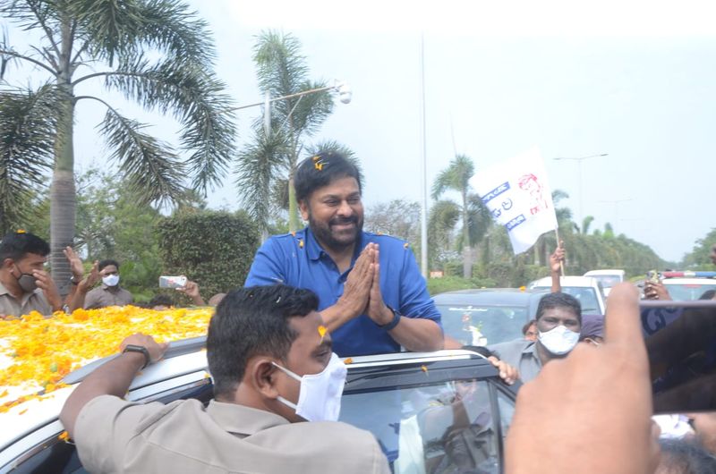 కాజల్ అగర్వాల్ హీరోయిన్ గా నటిస్తున్న ఈ మూవీలో సోనూ సూద్ కీలక రోల్ చేస్తున్నారు. మణిశర్మ ఆచార్య చిత్రానికి సంగీతం అందించడం విశేషం.