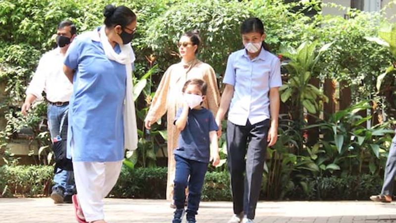 वहीं, अगर करीना के वर्कफ्रंट की बात की जाए तो वो आमिर खान की फिल्म 'लाल सिंह चड्ढा' में नजर आने वाली हैं। इसके अलावा वो करण जौहर की फिल्म 'तख्त' को लेकर भी काफी चर्चा में हैं। ये मल्टीस्टारर फिल्म है।