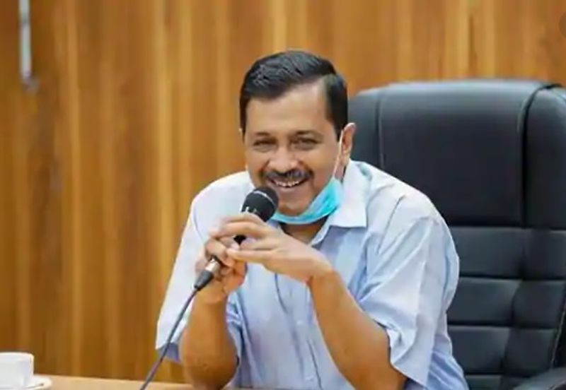 <p>ದೆಹಲಿಯ ಐತಿಹಾಸಿಕ ಕೆಂಪು ಕೋಟೆಗೆ ಮುತ್ತಿಗೆ ಹಾಕಿದ ಪ್ರತಿಭಟನಾಕಾರರು, ಕೆಂಪು ಕೋಟೆಯ ಪಿಠೋಪಕರಣ ದ್ವಂಸಗೊಳಿಸಿದ್ದರು. ಕೆಂಪು ಕೋಟೆ ಹಿಂಸಾಚಾರದ ಹಿಂದೆ ಕೇಂದ್ರ ಸರ್ಕಾರದ ಕೈವಾಡವಿದೆ ಎಂದು ದೆಹಲಿ ಸಿಎಂ ಅರವಿಂದ್ ಕೇಜ್ರಿವಾಲ್ ಹೇಳಿದ್ದಾರೆ.</p>