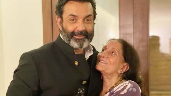 Bobby Deol Shared An Adorable picture With mother prakash kaur on winning best actor award in dadasaheb phalke international film festival awards 2021 KPY Bobby Deol Shared An Adorable picture With mother prakash kaur on winning best actor award in dadasaheb phalke international film festival awards 2021 KPY
