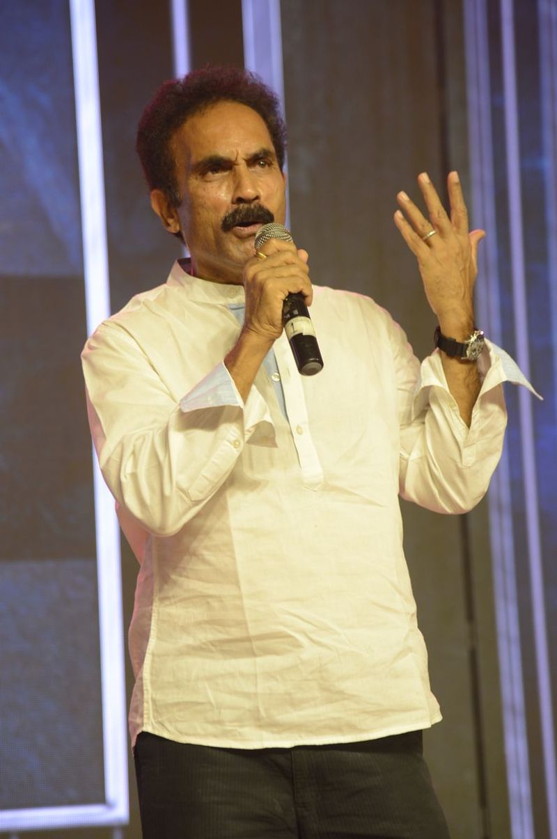 ఈ కార్యక్రమంలో ప్రియా ప్రకాష్ వారియర్, సంపత్ రాజ్, సాయిచంద్, కళ్యాణ్ మాలిక్, దర్శకులు వెంకీ కుడుముల, గోపీచంద్ మలినేని వంటి వారు పాల్గొని మాట్లాడారు.