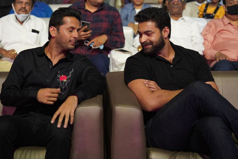`చెక్` ప్రీ రిలీజ్ ఈవెంట్ ఫోటోలు.