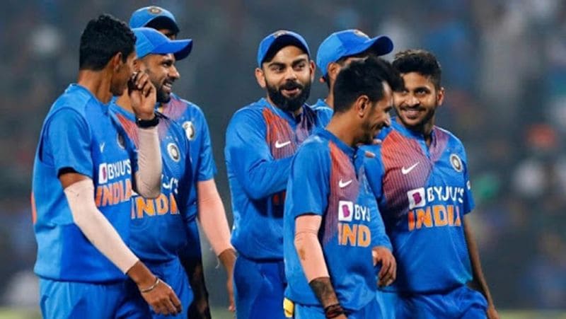 ఆస్ట్రేలియా టూర్లో ఎంట్రీ ఇచ్చిన సిరాజ్, నటరాజన్, వాషింగ్టన్ సుందర్తో పాటు ఇంగ్లాండ్ సిరీస్లో ఎంట్రీ ఇచ్చిన అక్షర్ పటేల్, సూర్యకుమార్ యాదవ్, ఇషాన్ కిషన్, కృనాల్ పాండ్యా, ప్రసిద్ధ్ కృష్ణ అద్భుత ప్రదర్శనతో ఆకట్టుకున్న విషయం తెలిసిందే.