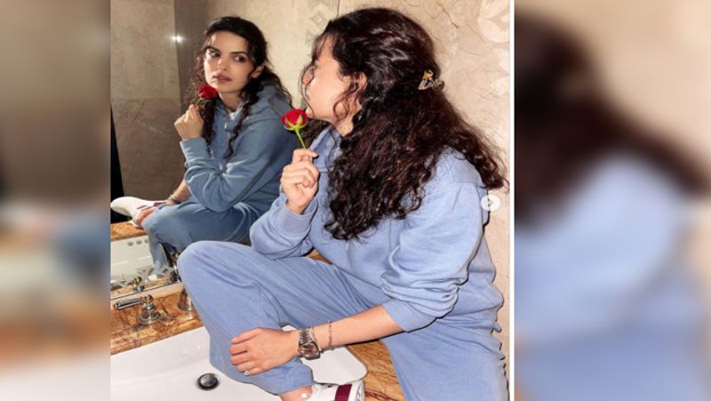Earlier this week, she had shared a photo of her from the Ahmedabad hotel of Team India. She was seen sitting in front of a mirror of her hotel room. She had a rose in her hand as she stared at herself and wondered.
