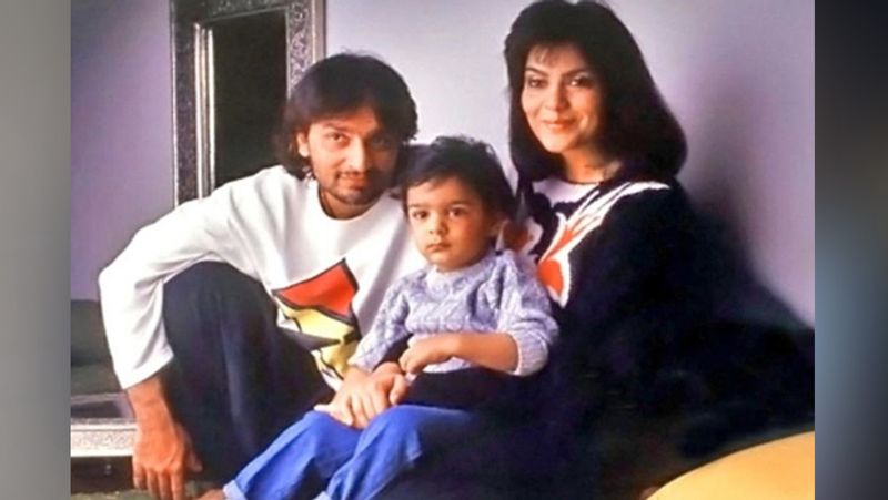 इसके बाद दोनों का ब्रेकअप हो गया। 1985 में जीनत ने मजहर खान से दूसरी शादी की जिसमें भी उन्हें प्रताड़ना के अलावा कुछ नहीं मिला। मजहर भी बात-बात पर उनकी पिटाई करते थे जिससे परेशान होकर जीनत ने मजहर से तलाक लेने की सोची। हालांकि, दोनों का तलाक हो पाता इससे पहले ही मजहर दुनिया छोड़कर चले गए। बता दें कि मजहर और जीनत के दो बेटे हैं। 