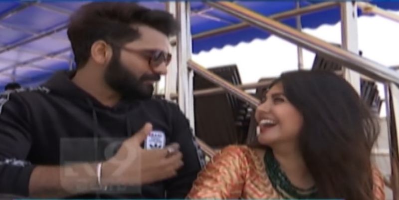 తాజా ఇంటర్వ్యూలో ఈ విషయంపై అఖిల్-మోనాల్ తమ రిలేషన్ గురించి ఓపెన్ గా బయటపెట్టేశారు. యాంకర్ అడిగిన ప్రశ్నకు సమాధానంగా ఈ విధంగా స్పందించారు.