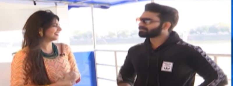 ఇక హౌస్ నుండి బయటికి వచ్చాక తమ బంధం ఇంకా బలపడిందని వారు చెప్పడం విశేషం. హైదరాబాద్ లోనే సెటిల్ అయిన మోనాల్ సందర్భం ఏదైనా అఖిల్ తో జరుపుకుంటున్నారు.