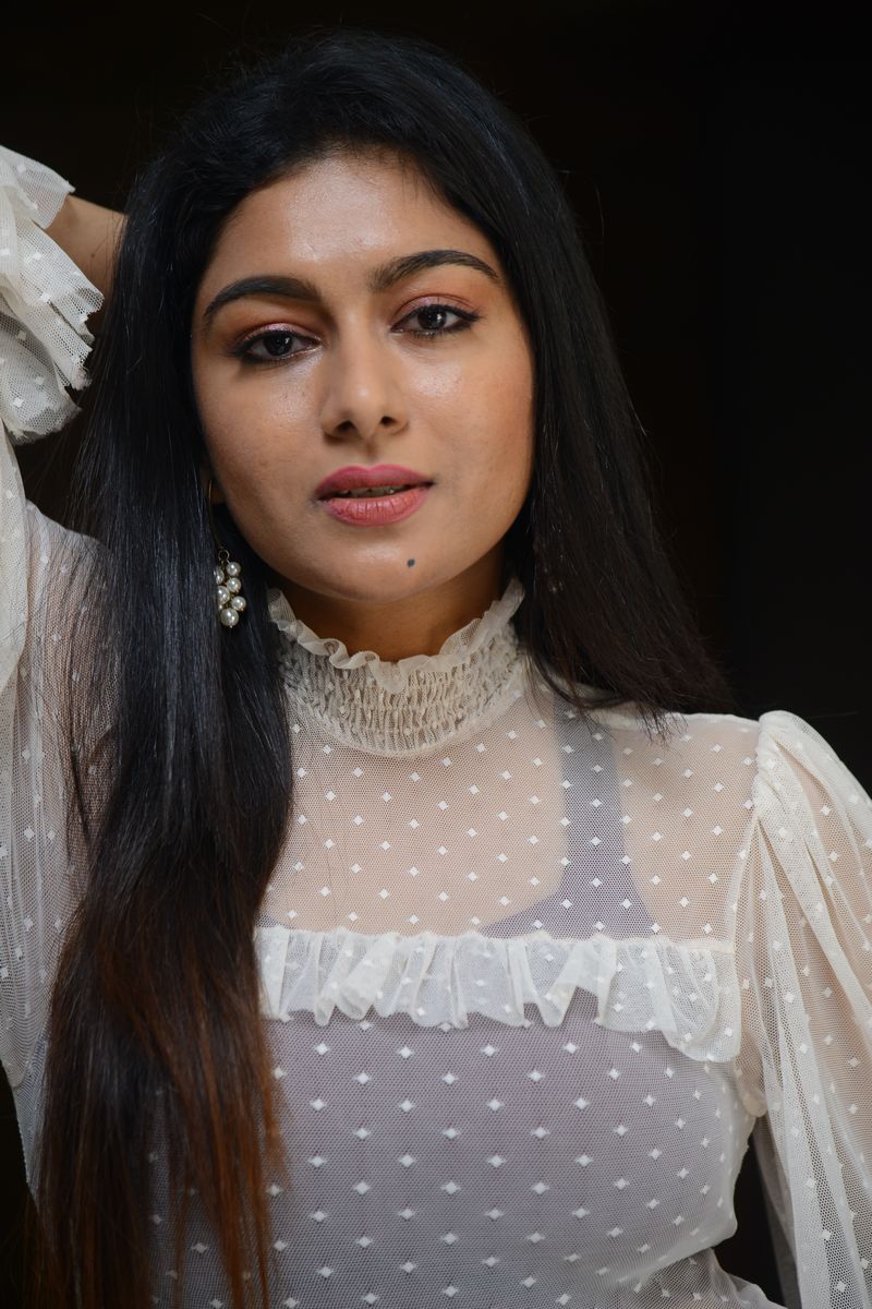 అక్షతా శ్రీనివాస్ గ్లామర్ ఫోటోలు..
