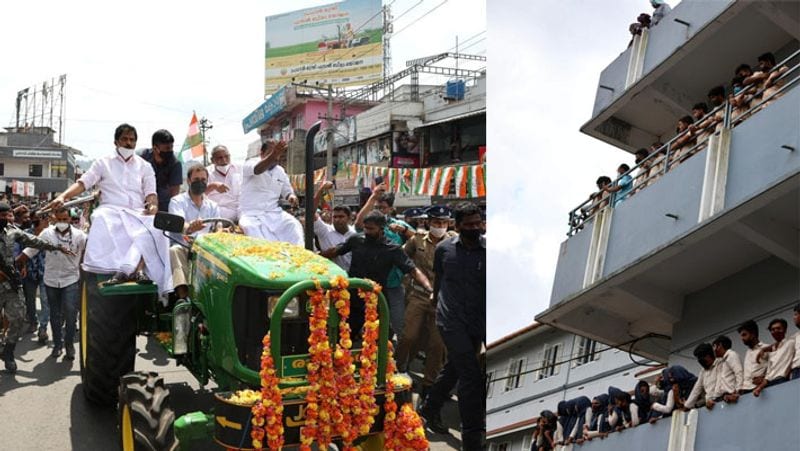 अब जानते हैं राहुल गांधी ने यह ट्रैक्टर ही क्यों चुना
जॉन डियर न्यू टेक्नोलॉजी और क्वालिटी के कारण किसानों के बीच तेजी से लोकप्रिय होती जा रही है। यह सबसे आधुनिक तकनीक का इस्तेमाल करती है। इस कंपनी ने ट्रैक्टर में अलग-अलग गेयर की पूरी एक श्रंखला दी है। इससे किसान अपनी जरूरत के हिसाब से गेयर चुन सकते हैं। इसमें 4 जेनरेशन डिस्पले भी स्टीयरिंग के बगल में दिया गया है। इससे ट्रैक्टर की लोकेशन पता चलती है। यह डिस्प्ले टच स्क्रीन है। इससे आप ट्रैक्टर से जुड़ी जानकारी भी हासिल कर सकते हैं, जैसा कि लग्जरी कारों में होती है। इस ट्रैक्टर को चलाते समय स्टीयरिंग पर ध्यान देने की जरूरत नहीं पड़ती
