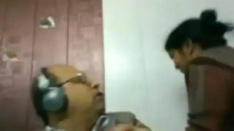 Women tries to kiss her husbandon zoom call meeting video going viral