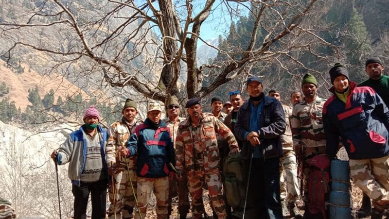 चमोली हादसे को तीन हफ्ते से ज्यादा समय गुजर चुका है, लेकिन रेस्क्यू अभी खत्म नहीं हुआ है। रेस्क्यू टीम पूरी ताकत से वहां बह गए पुल बनाने और पीड़ितों की मदद में लगी है।