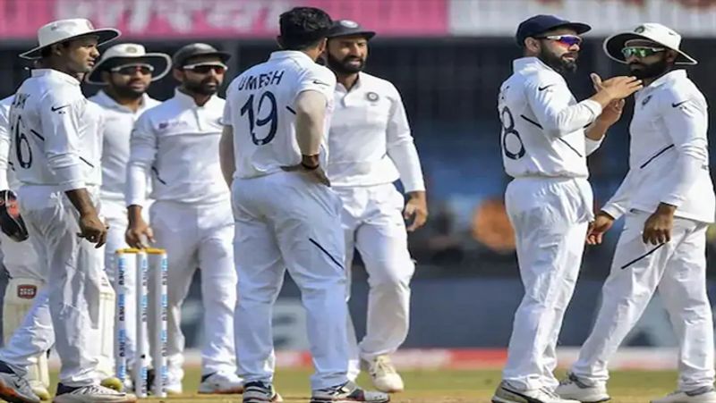 <p>দ্বিতীয় ও তৃতীয় টেস্টে স্পিন সহায়ক উইকেট নিয়ে অনেক প্রশ্ন উঠেছে। মাইকেল ভন, আথারটন থেকে শুরু করে একাধিক প্রাক্তন ইংরেজ প্লেয়ার পিচ নিয়ে সমালোচনা করেছেন। পাল্টা জবাব দিয়েছেন গাওস্কাররাও।<br />
</p>