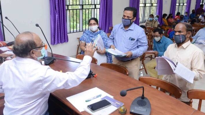 SC / ST Commission demands immediate action for tribal land SC / ST Commission demands immediate action for tribal land
