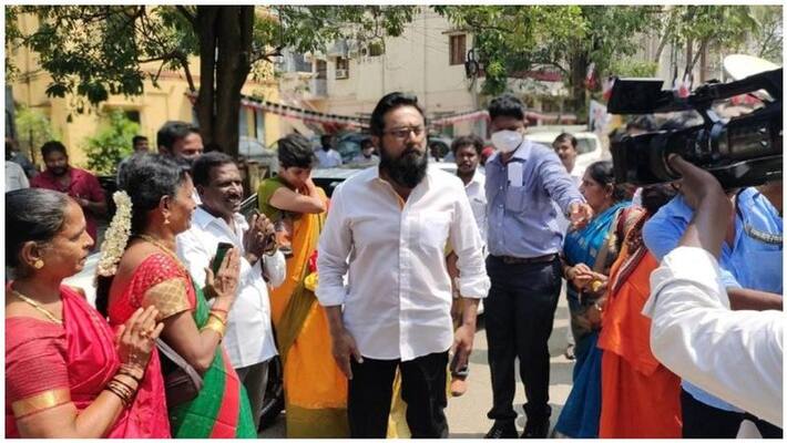 I will never forget the thanks ... Sarathkumar who met Sasikala and got emotional I will never forget the thanks ... Sarathkumar who met Sasikala and got emotional