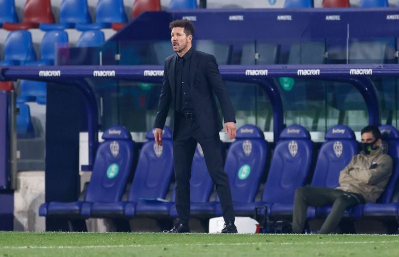 “We need to have more of the ball and position ourselves better in attack. We’ll work on it, but we also have an important game against Villarreal. Work, work, work. I trust the team we have. If we were in the month of September and they told me we’ve lost, but we’re still leading, I’d sign for it,” affirmed Atletico boss Diego Simeone.