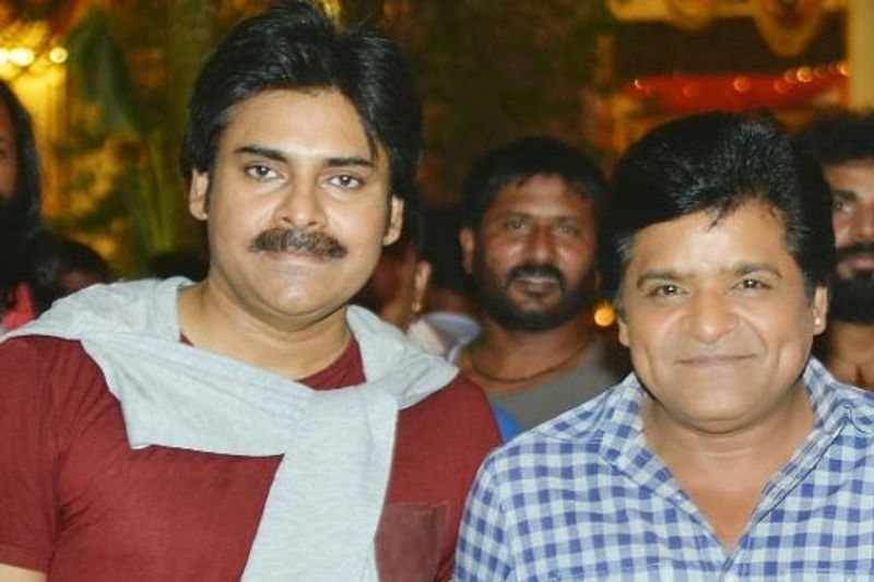 ఇక మా మధ్య విబేధాలు ఉన్నట్లు మీడియా సృష్టించిందే తప్పా... మేము బాగానే ఉన్నాం. మధ్యలో వాళ్లే లేనిపోయి అపోహలు కలిపించారని ఆలీ నేరం మొత్తం మీడియా వాళ్ళపై నెట్టివేశారు .