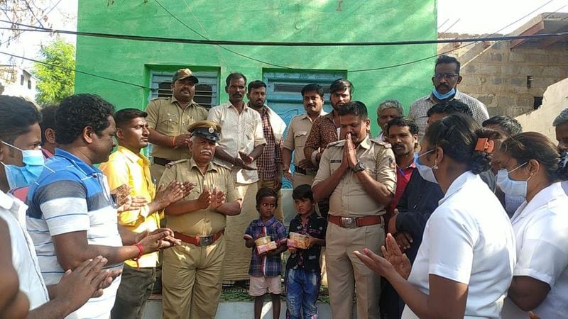 <p>ಮಕ್ಕಳ ನಾಪತ್ತೆಯಿಂದ ಗಾಬರಿಗೊಂಡಿದ್ದ ಪೋಷಕರು</p>