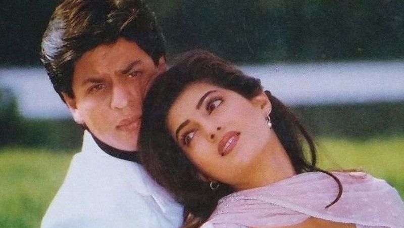 <p>ट्विंकल खन्ना ने 1995 में आई फिल्म बरसात से अपने करियर की शुरुआत की। उन्होंने सलमान खान, शाहरुख खान, आमिर खान सहित कई बड़े स्टार्स के साथ स्क्रीन शेयर की फिर भी उन्हें इंडस्ट्री में सफलता हासिल नहीं कर पाई।</p>