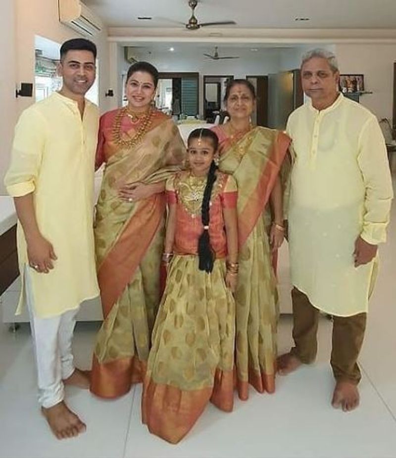 <p>இந்த படத்திற்காக சிறந்த துணை நடிகைக்கான பிலிம் பேர் விருது, மற்றும் சிறந்த துணை நடிகைக்கான தமிழ் நாடு ஸ்டேட் அவார்டு கிடைத்தது.</p>