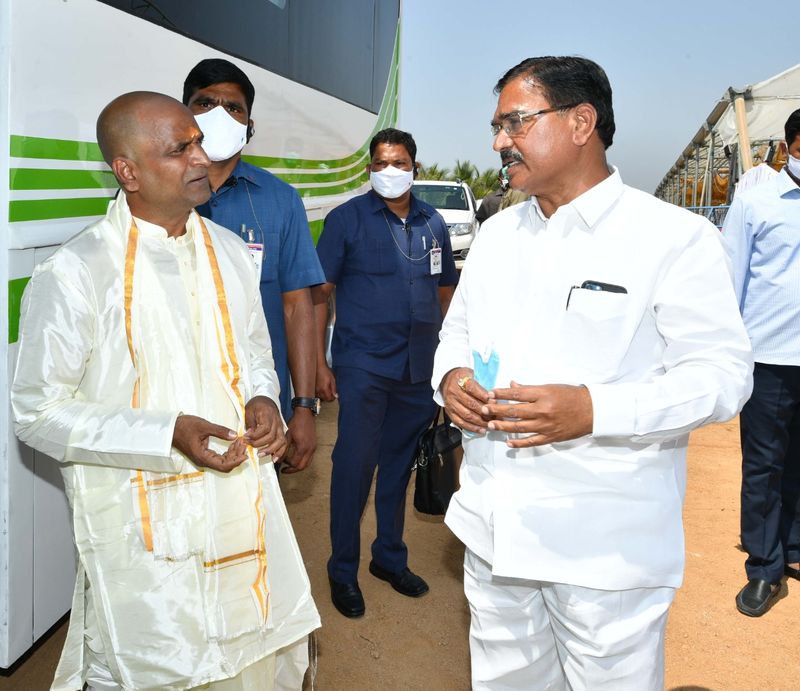 మంత్రి శ్రీనివాస్ గౌడ్ దశదినకర్మ... కుటుంబాన్ని పరామర్శించిన సీఎం కేసీఆర్