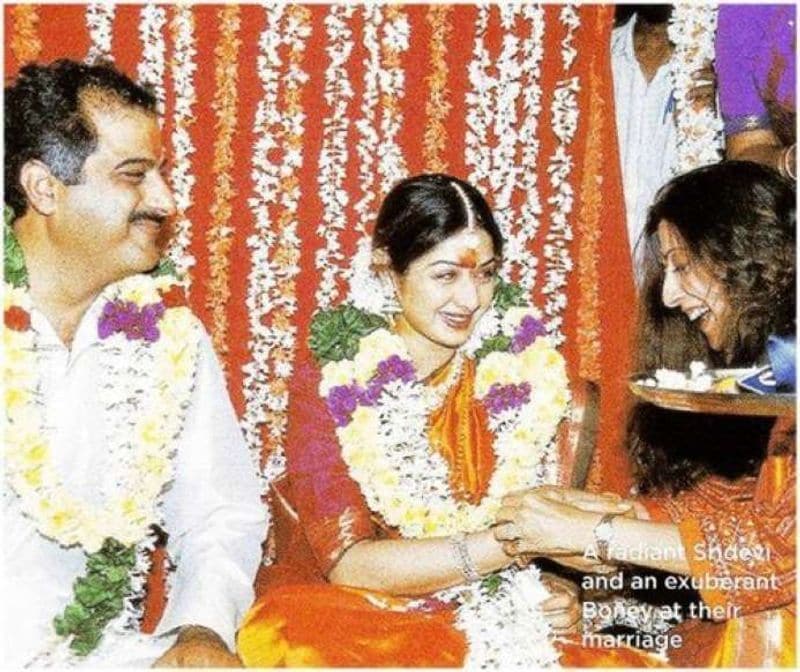 బోనీ కపూర్ తో వివాహ వేదికపై నవ్వులు చిందిస్తున్న శ్రీదేవి