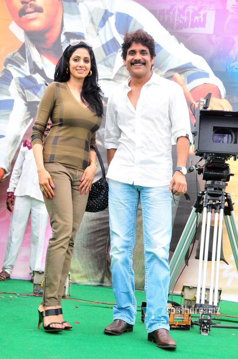 ఓ మూవీ సెట్స్ లో కింగ్ నాగార్జునతో శ్రీదేవి