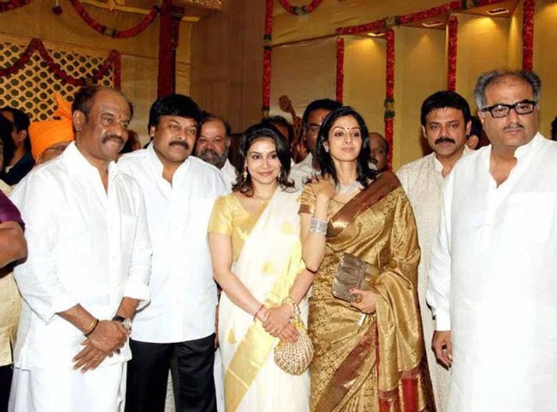 ఓ వేడుకకు భర్త బోనీ కపూర్ తో శ్రీదేవి హాజరు కాగా, చిరు, రజిని ఆమెతో ముచ్చటించారు.