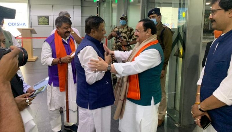 <p> মোদীর পর বাংলা সফরে এবার নাড্ডা। বৃহস্পতিবার নৈহাটির কাঁঠালপাড়ায় কর্মসূচি বিজেপি সভাপতি জেপি নাড্ডার।<br />
</p>