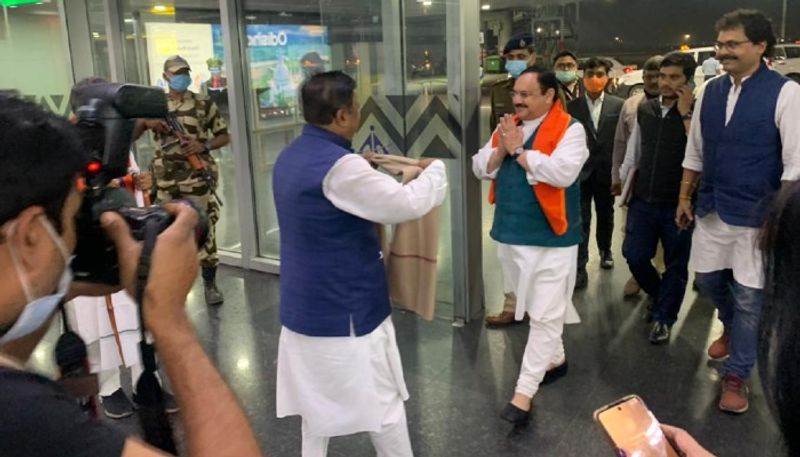 <p><br />
দুপুর ১ টায় নৈহাটির আরবিসি কলেজে সাহিত্য়িক বঙ্কিমচন্দ্র চট্টোপাধ্যায়ের বাড়ি এবং সংগ্রহশালায় যাবেন তিনি।</p>