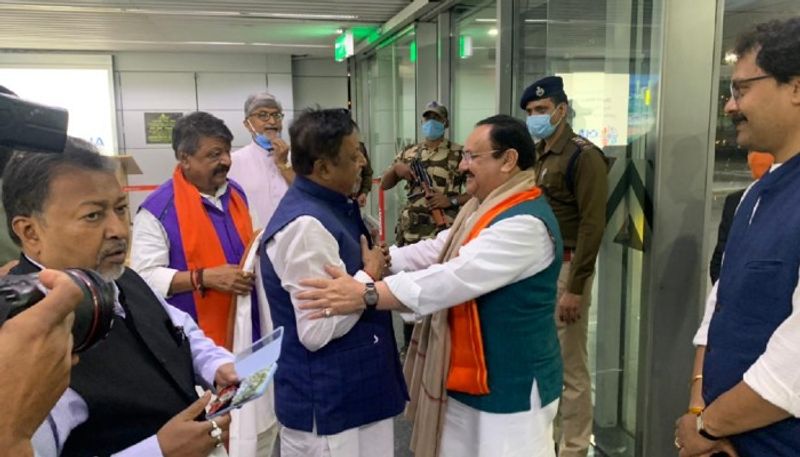 <p> দুপুর ১ টা ৩০ নাগাদ ওয়ার্ড নং ৮ এ গৌরিপুর জুটমিল কর্মচারীদের ওখানে যাবেন। ২ টা ৪৫ নাগাদ আনন্দপুরি মন্দি যাবেন নাড্ডা। <br />
</p>